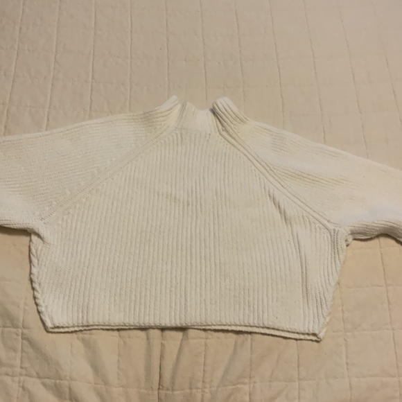 Cropped Sweater - Picture 3 of 6